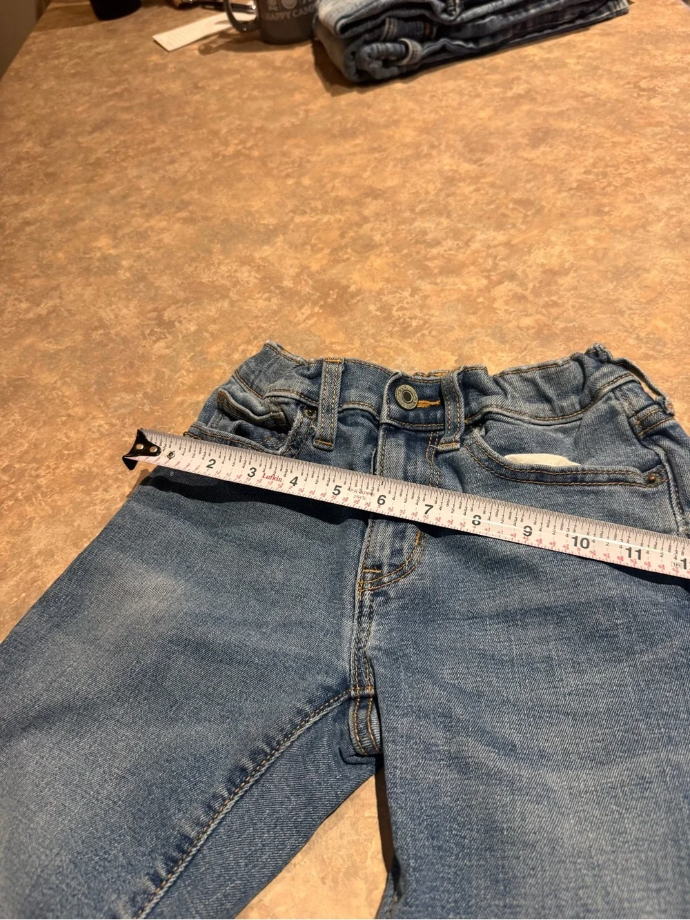 Classic Men's Blue Denim Jeans - Picture 5 of 11